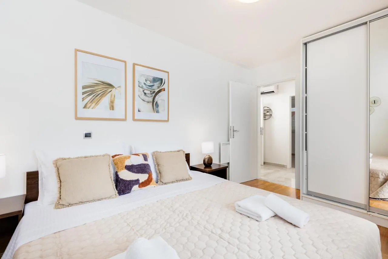 Apartment Manda 포라트